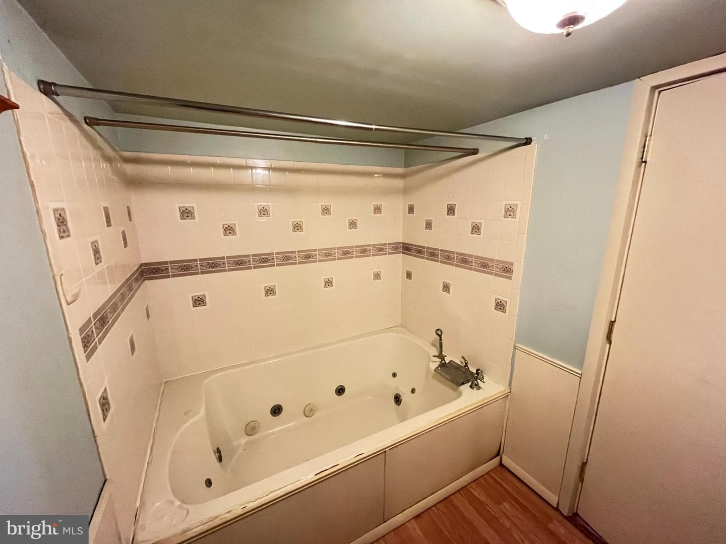 613 Albert Street photo 9