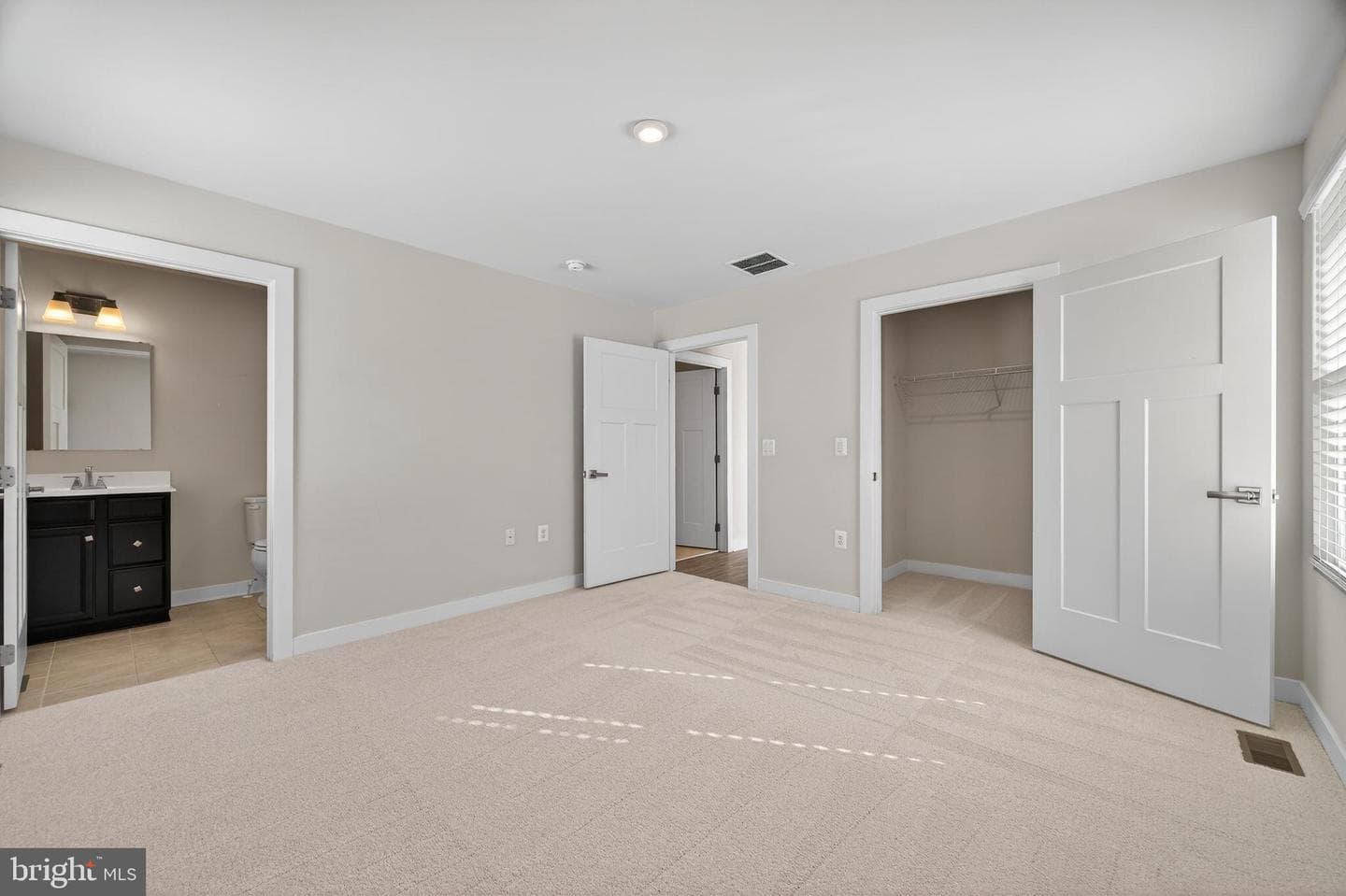54 Norfolk Lane photo 16