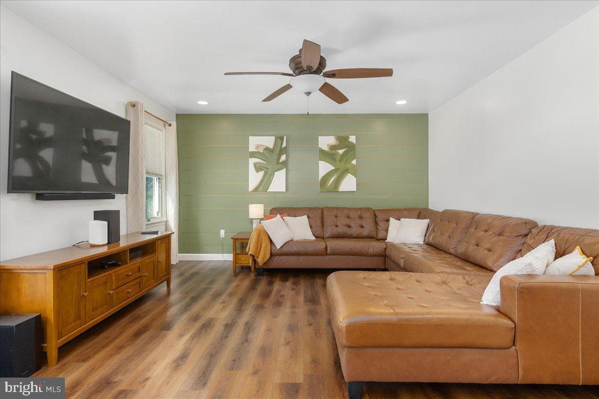 293 Quaint Swan Dale Drive photo 10