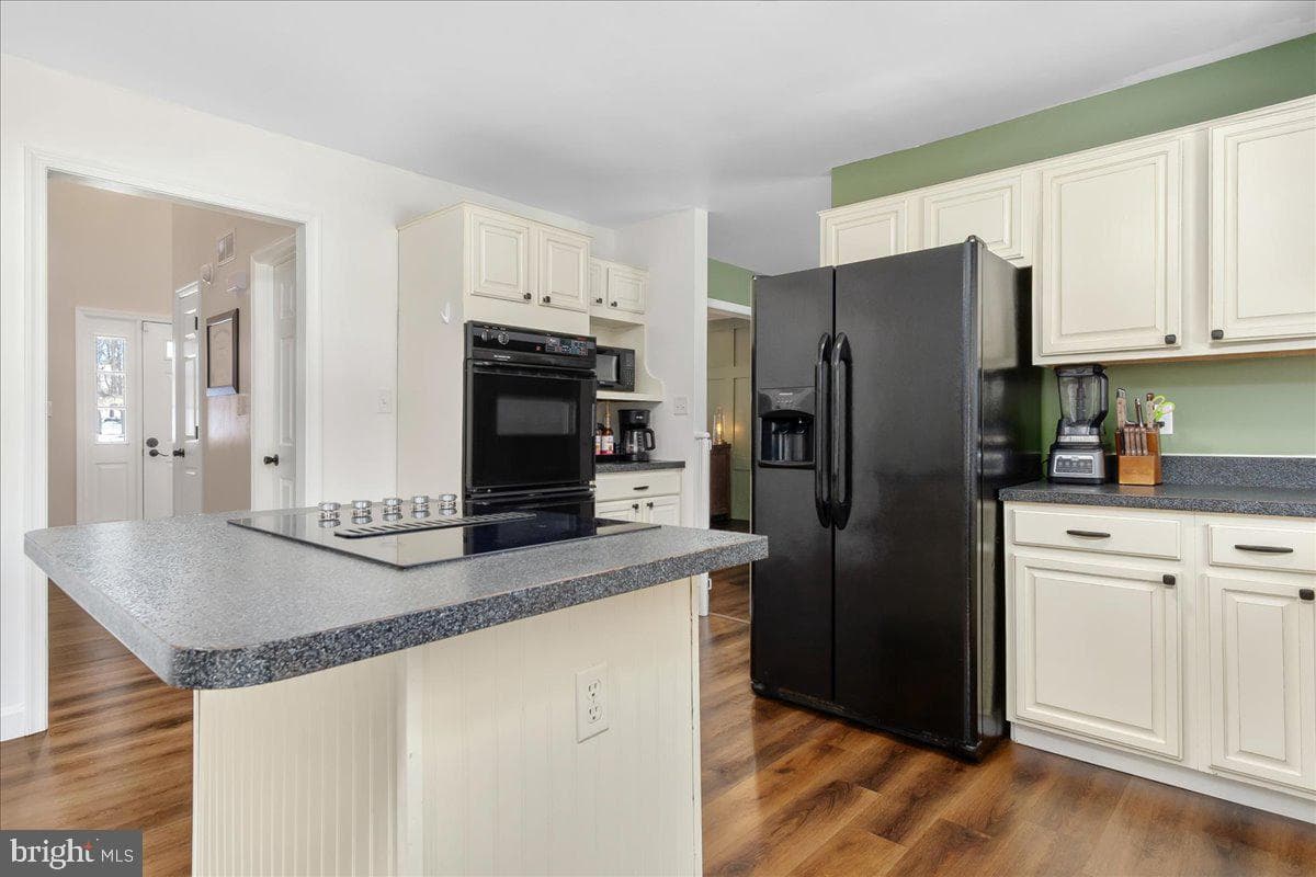 293 Quaint Swan Dale Drive photo 16
