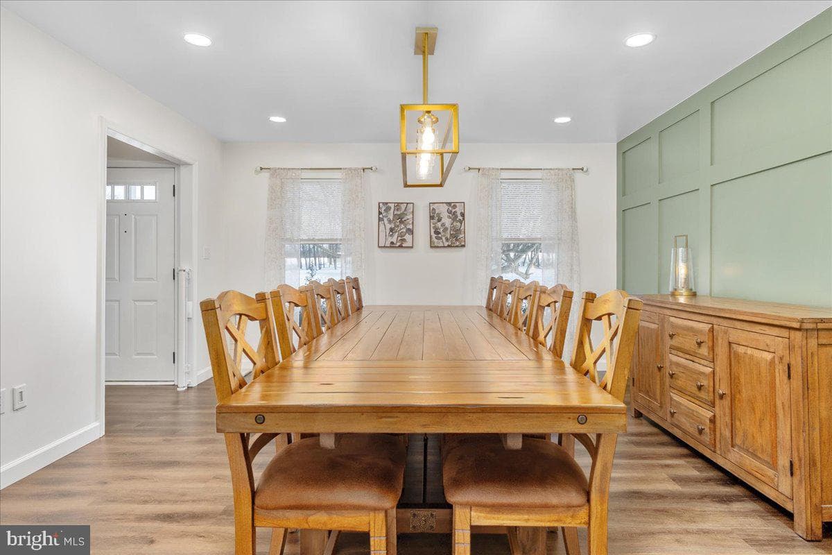 293 Quaint Swan Dale Drive photo 4