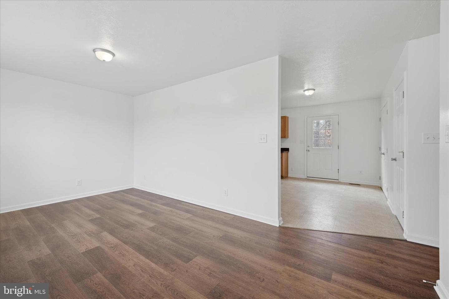 104 Basin Drive photo 4