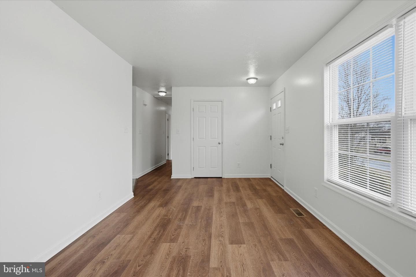 104 Basin Drive photo 6
