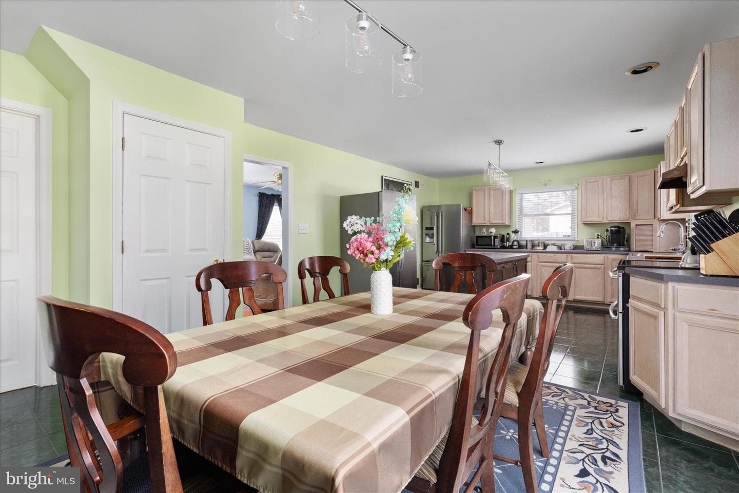 81 Barbie Lane photo 19