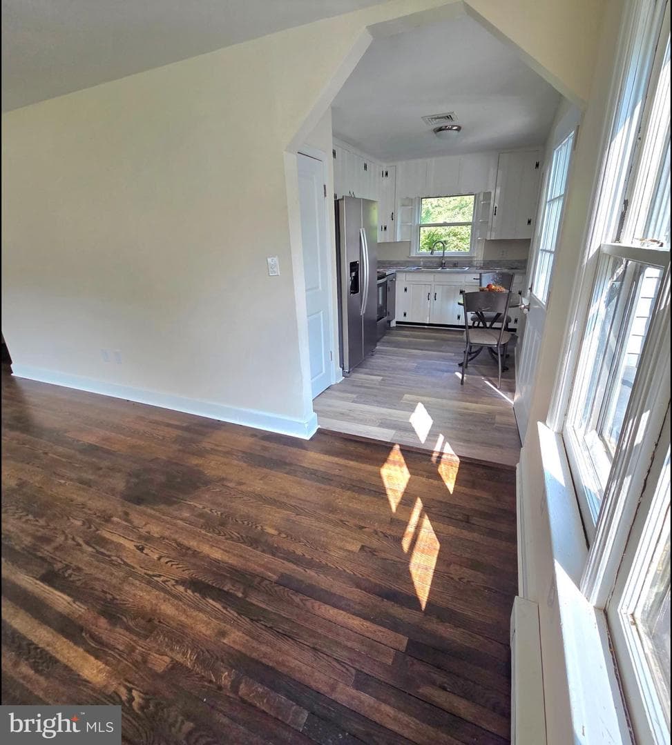 357 Hedrick Avenue photo 2