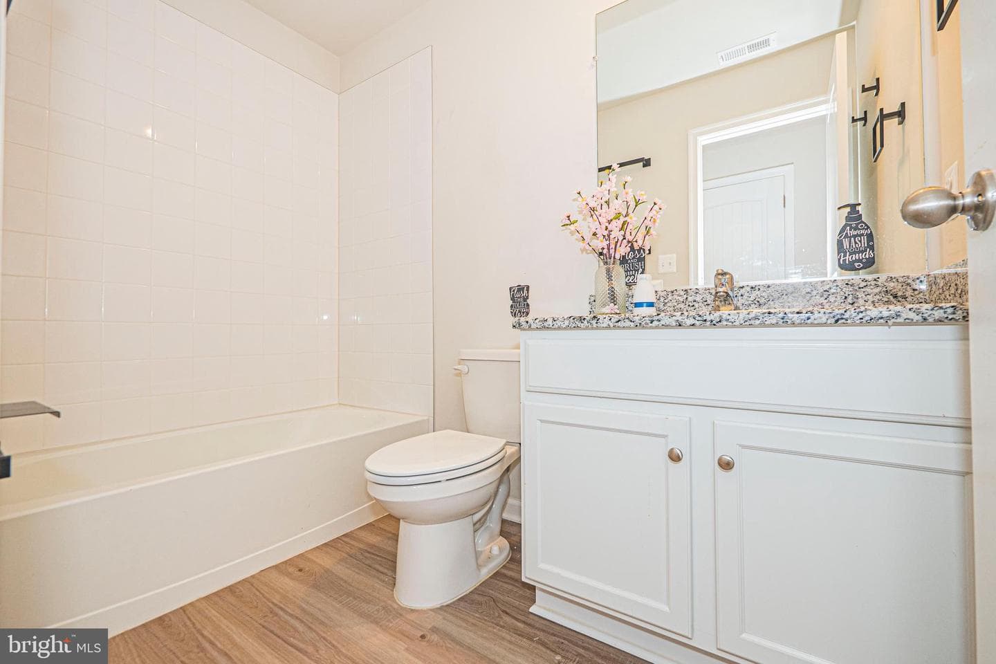 120 Paddington Street photo 28