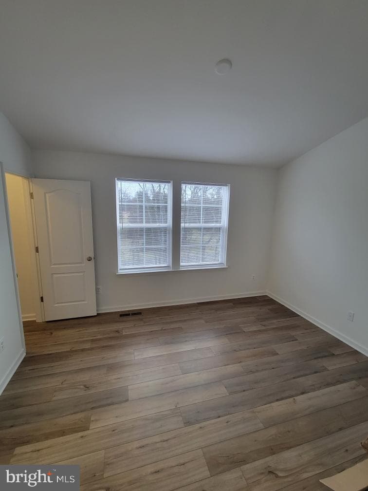 10 Colchester Court photo 11