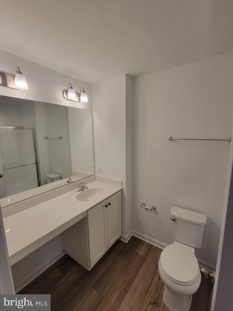 10 Colchester Court photo 5