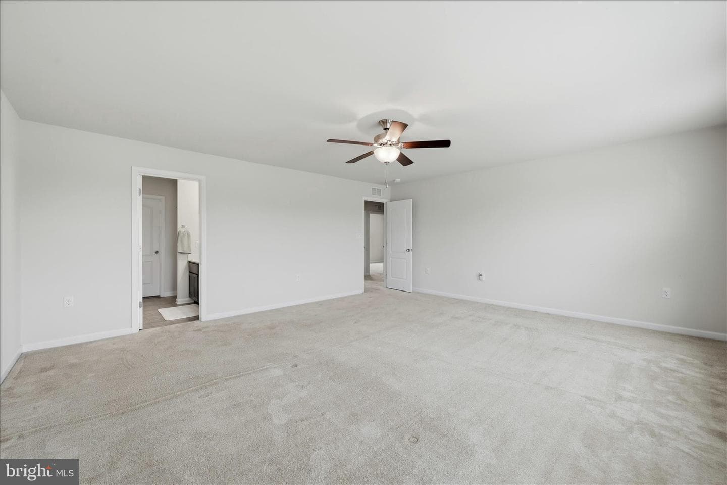 152 Eurasian Drive photo 38
