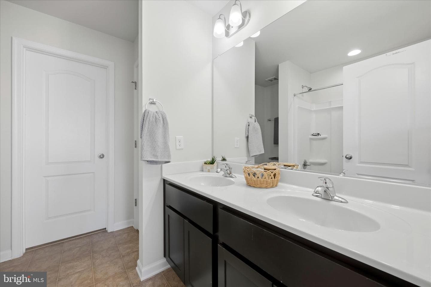152 Eurasian Drive photo 39