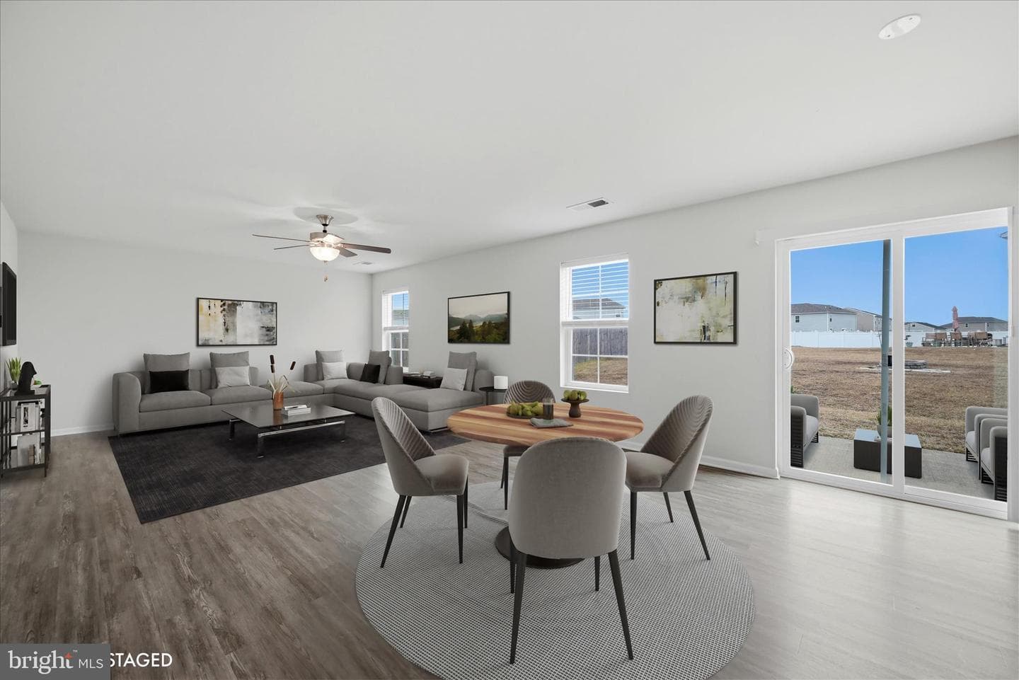 152 Eurasian Drive photo 4