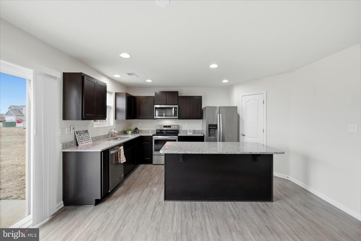 152 Eurasian Drive photo 84