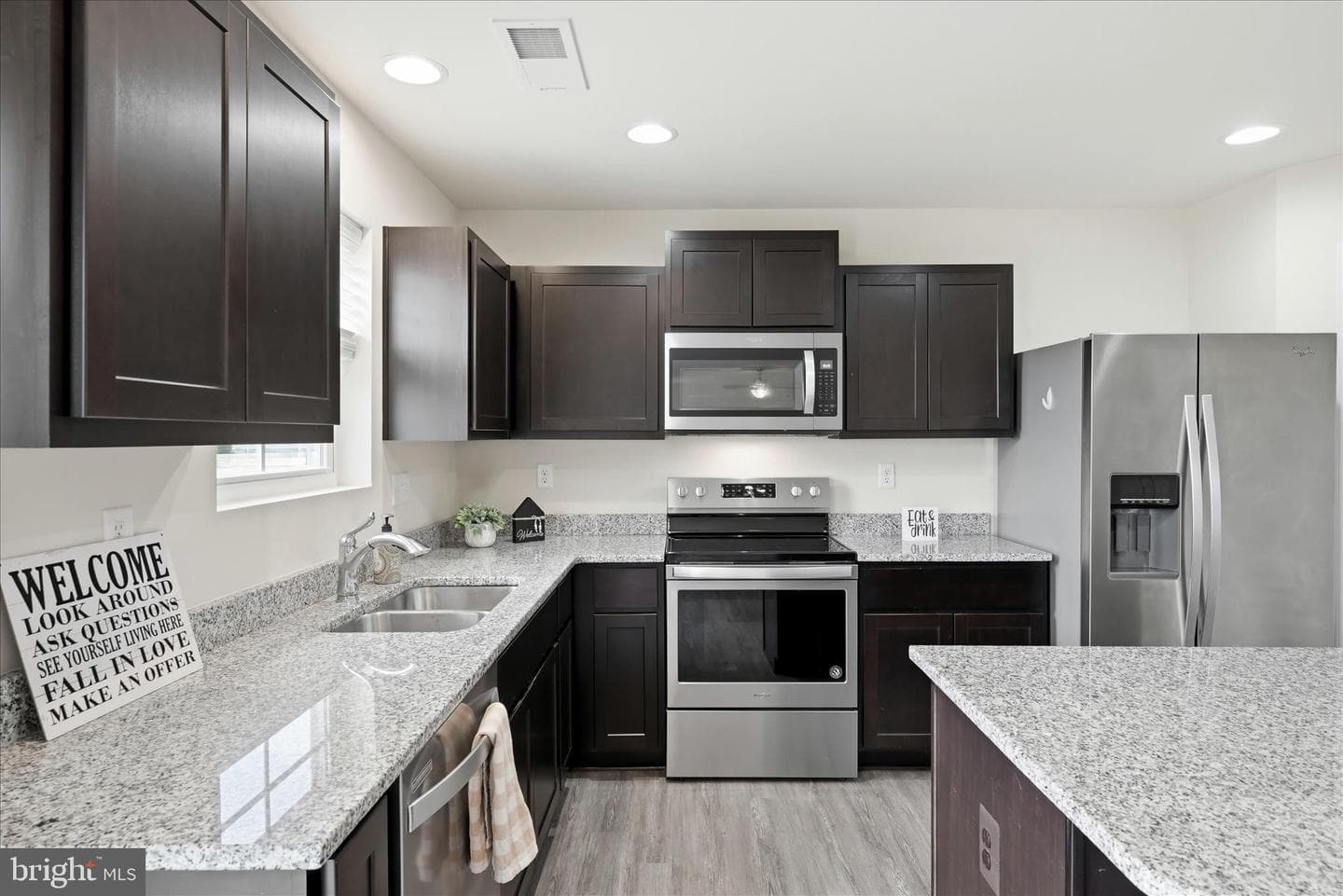 152 Eurasian Drive photo 86