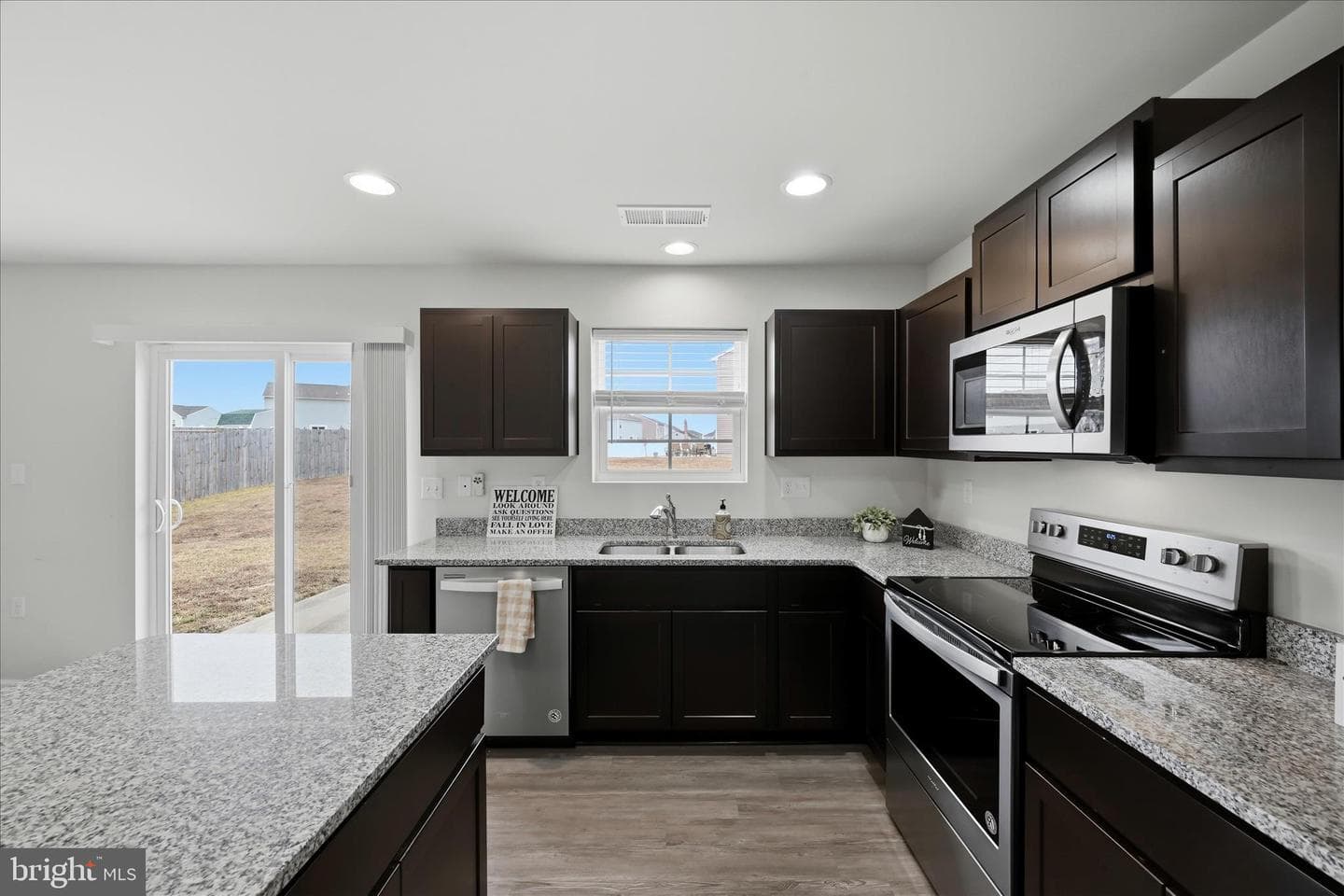 152 Eurasian Drive photo 88
