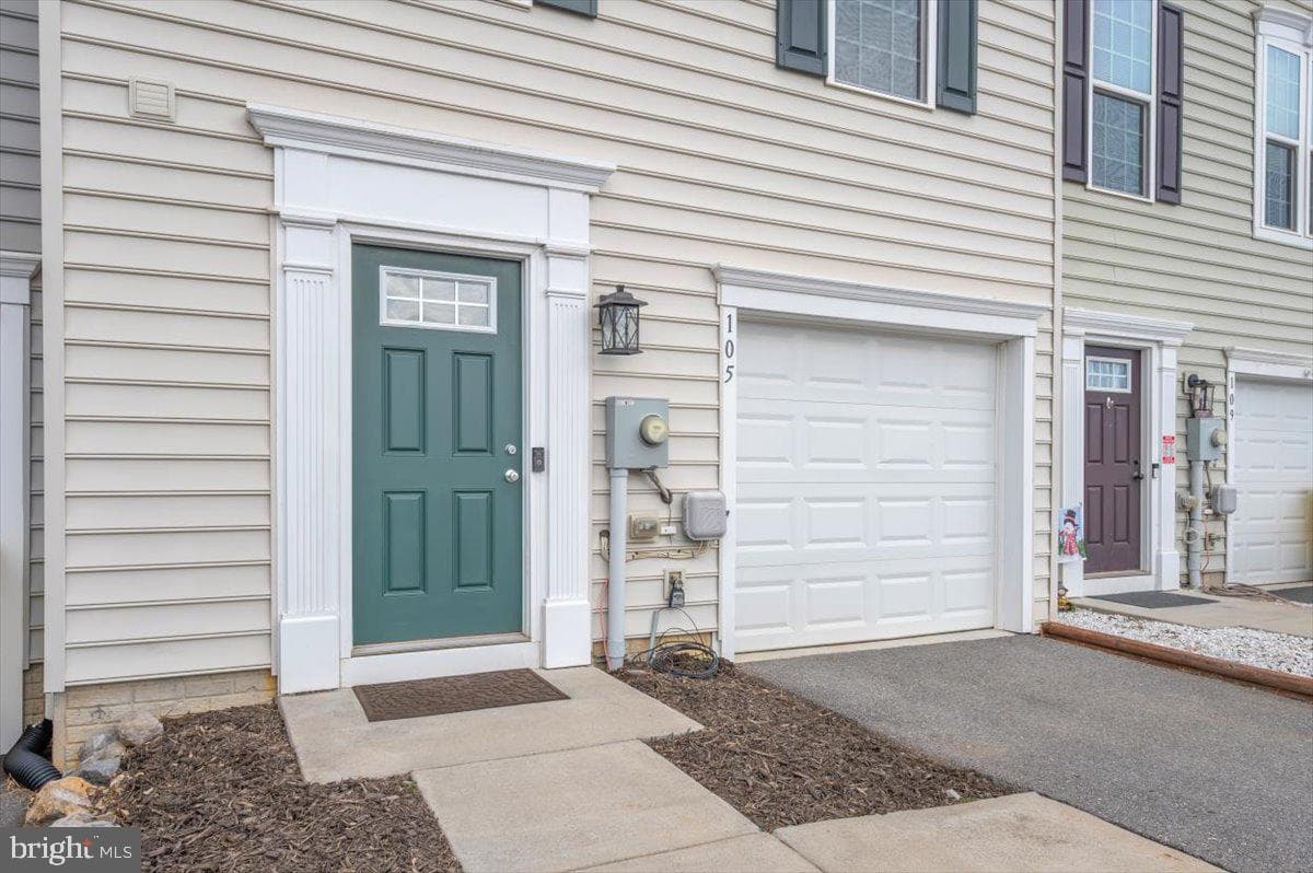 105 Montreal Way photo 2