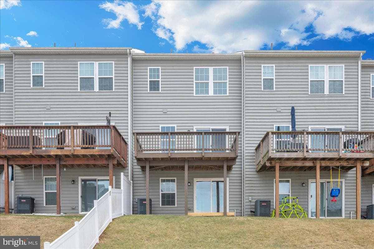 105 Montreal Way photo 46