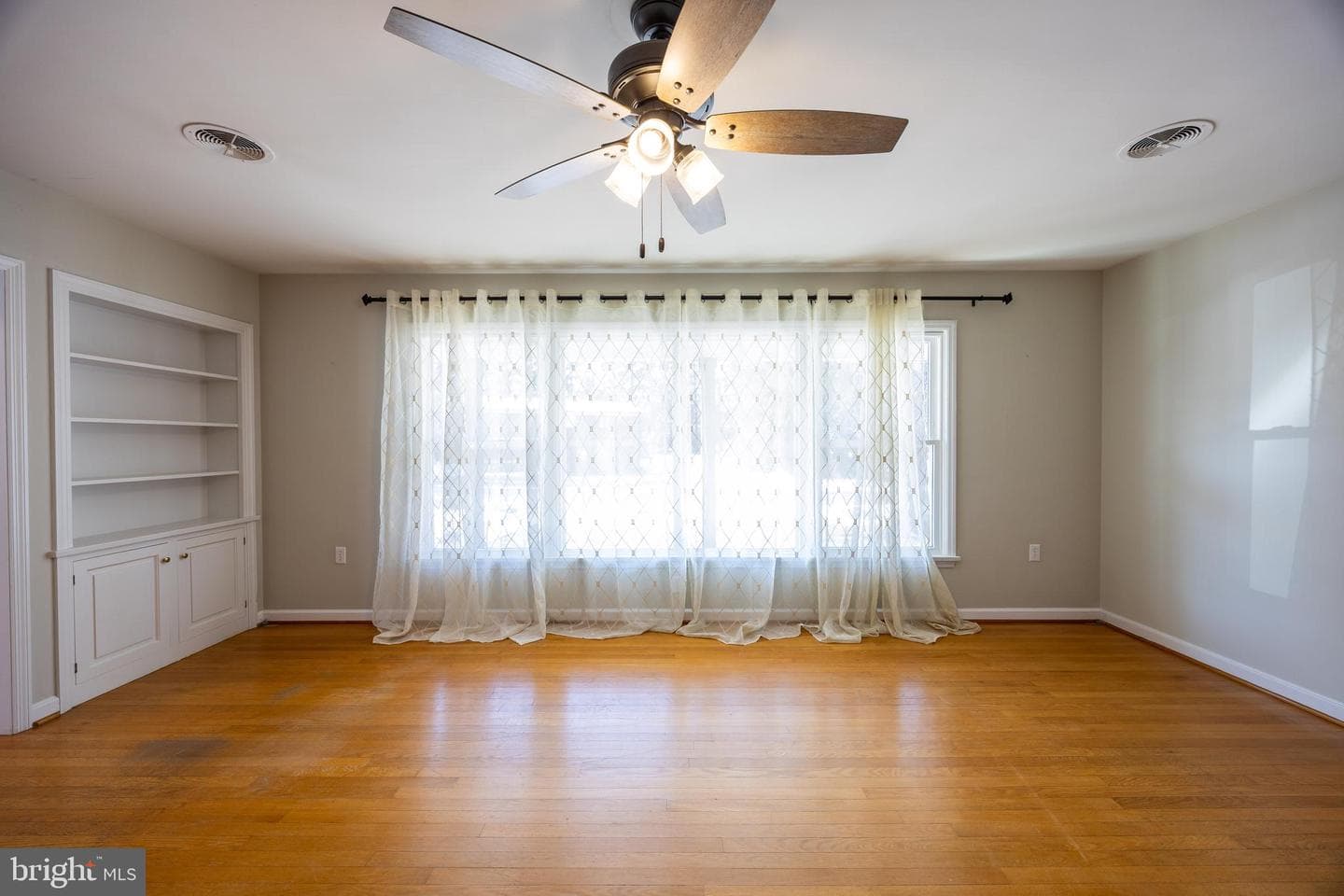 203 N Rosemont Avenue photo 31