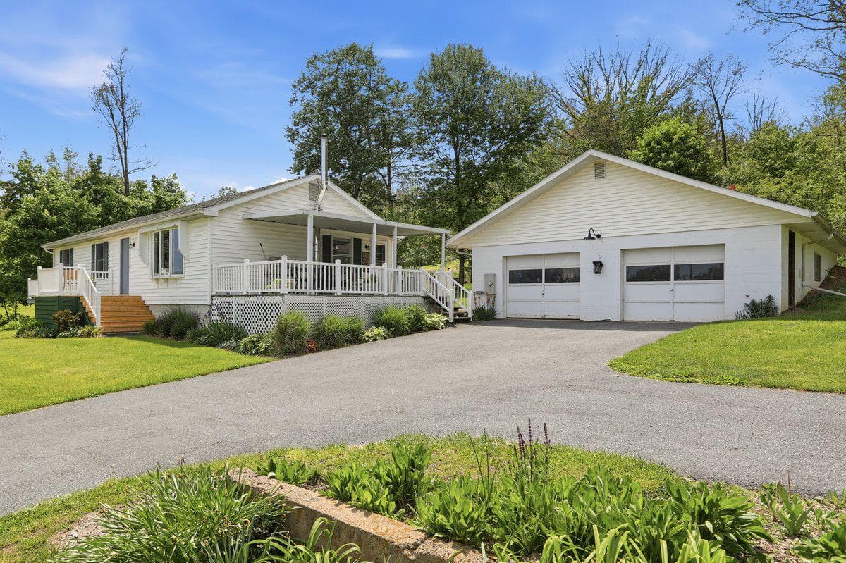 7941 Hedgesville Road photo 3
