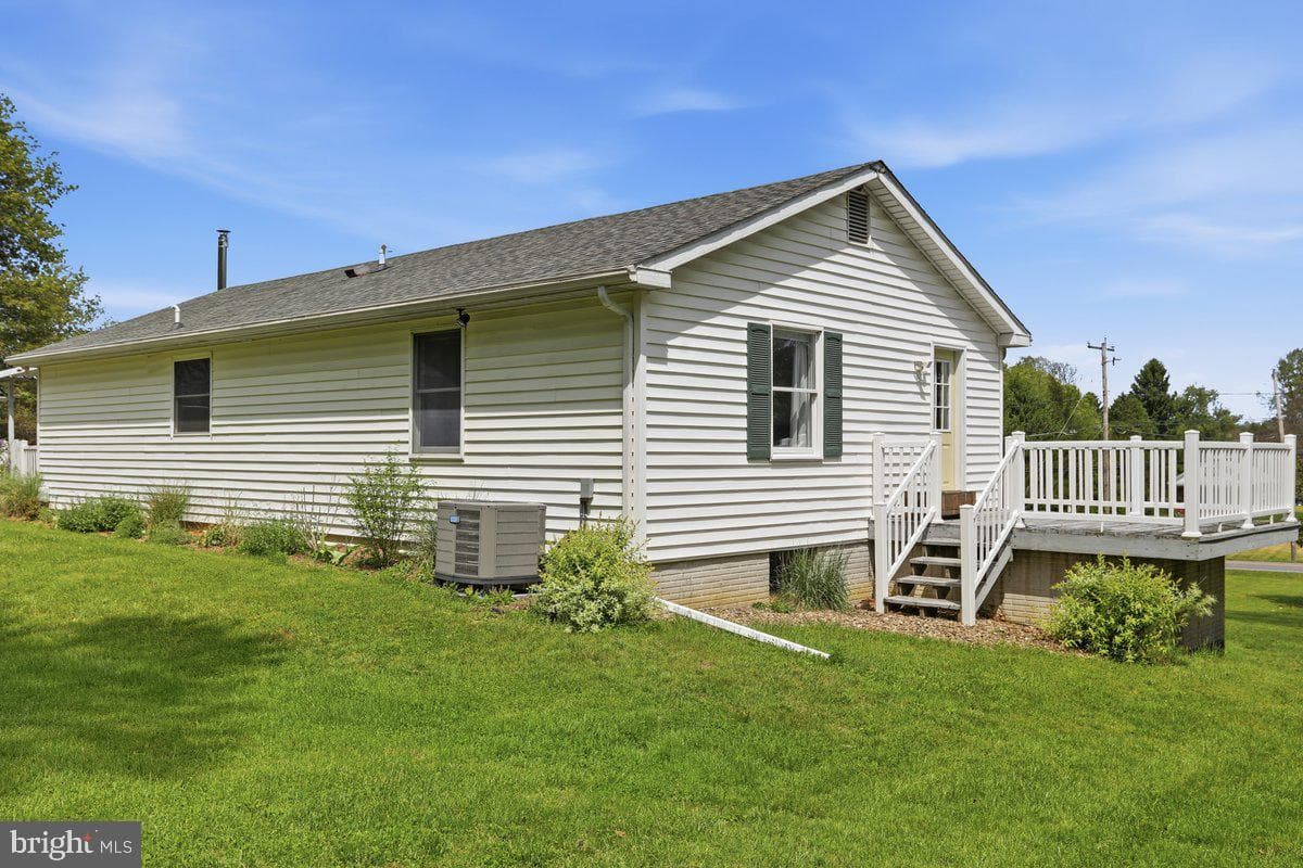 7941 Hedgesville Road photo 45