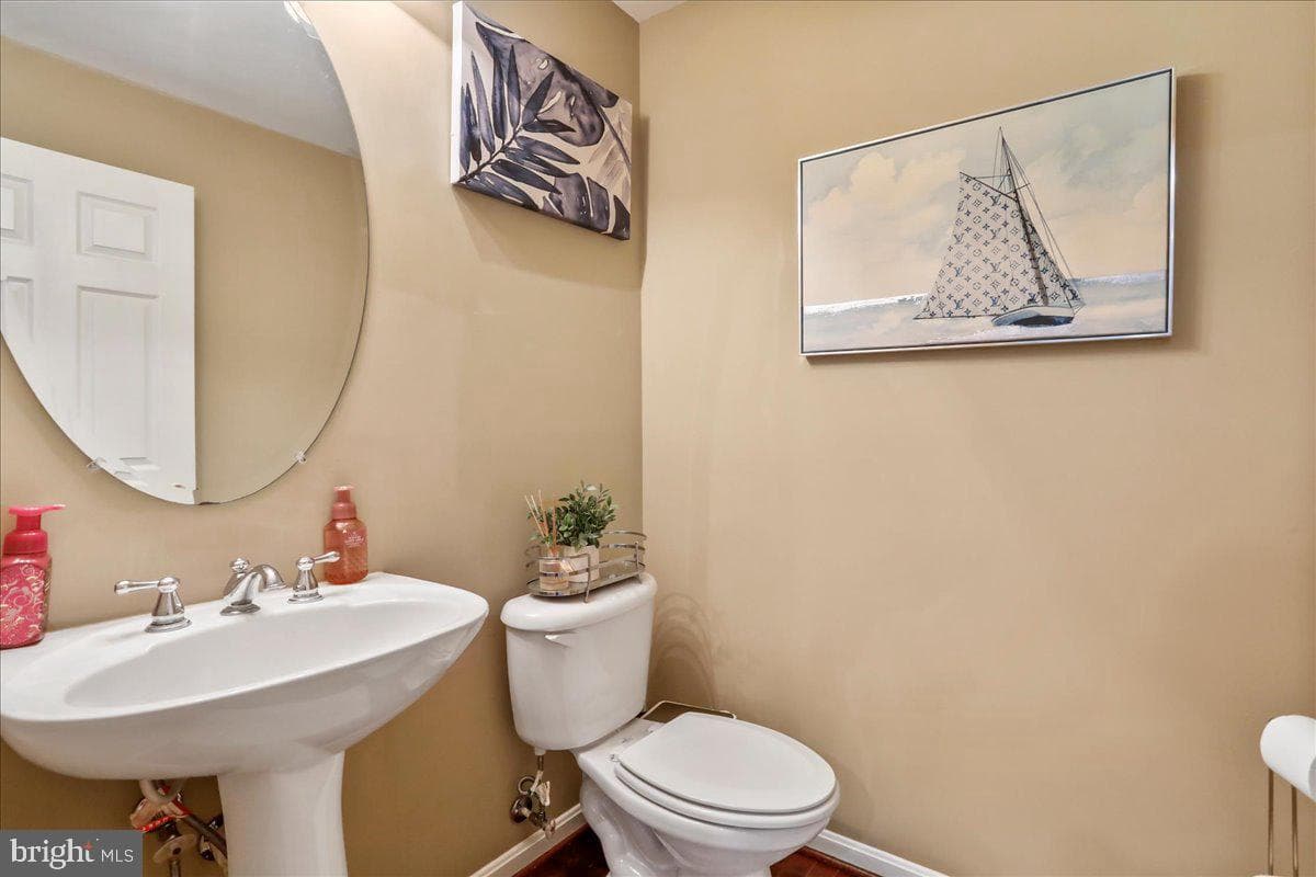 301 Fontana Circle photo 14