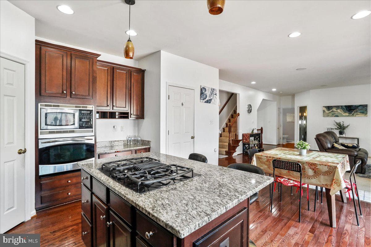 301 Fontana Circle photo 17