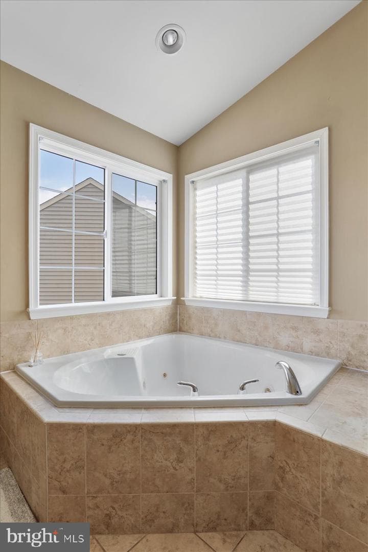 301 Fontana Circle photo 27
