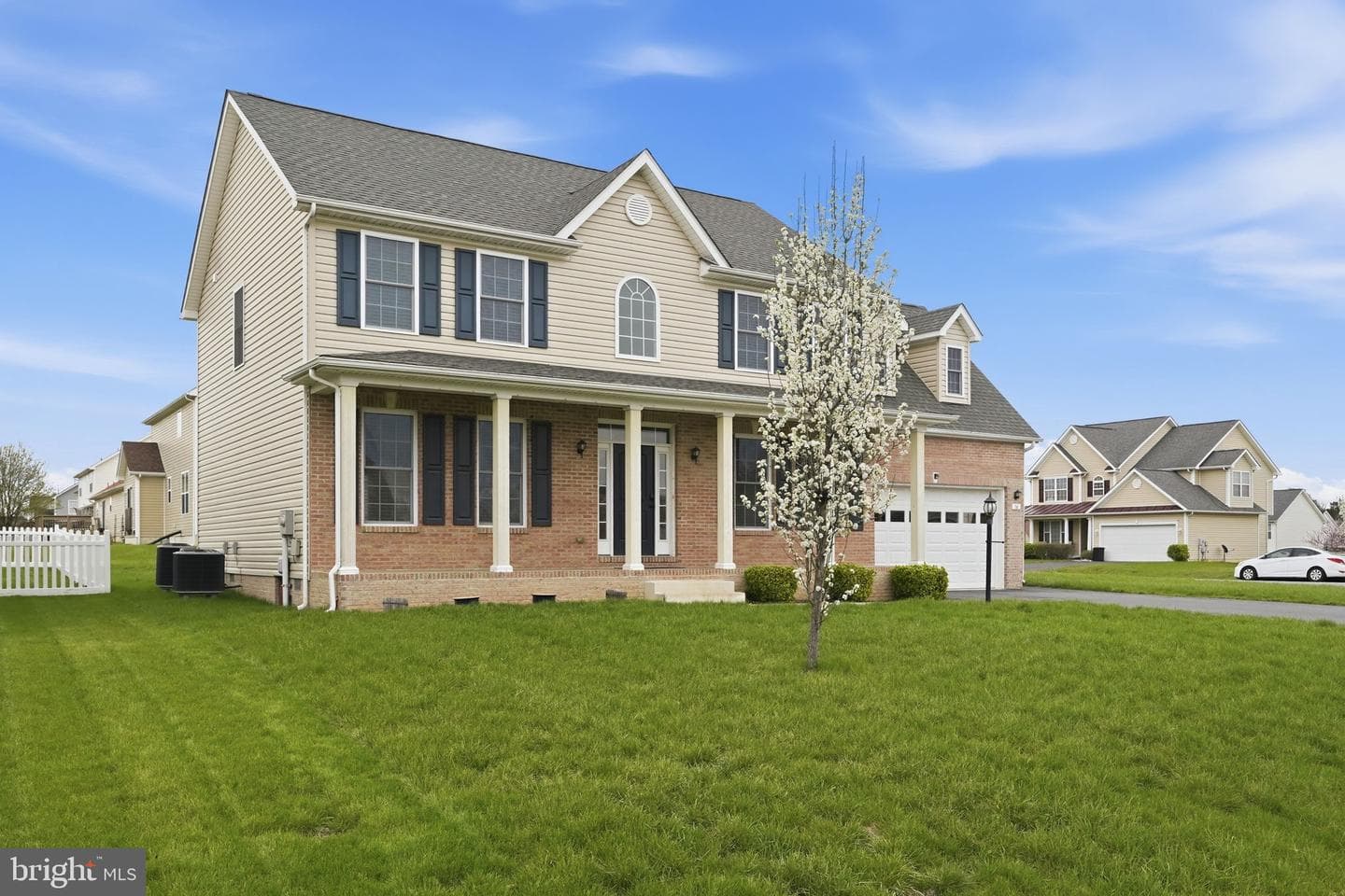 16 Azera Drive photo 2