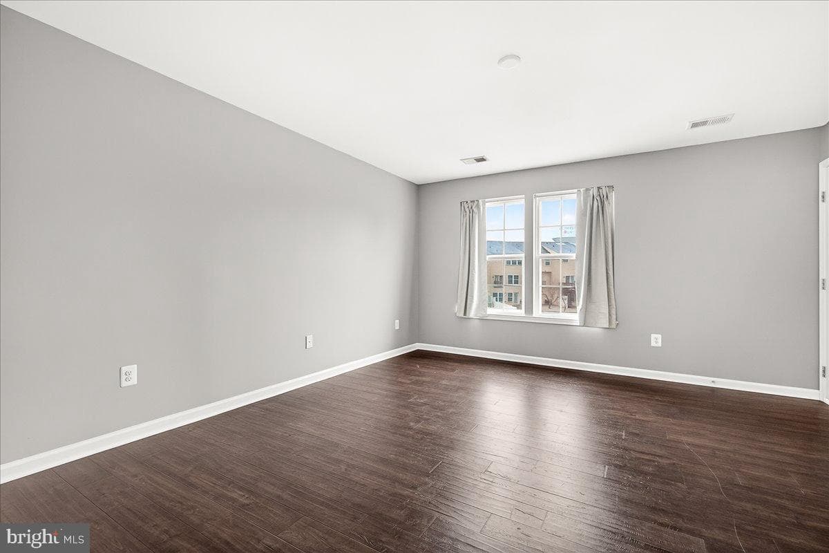 37 Erie Place photo 18