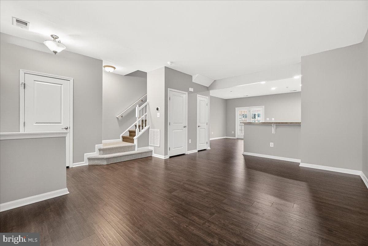37 Erie Place photo 4