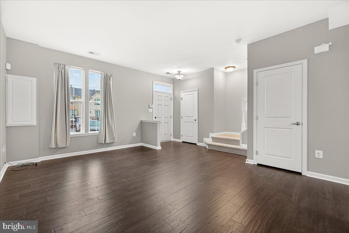 37 Erie Place photo 6