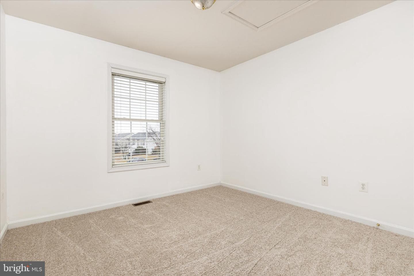 512 Ford Circle photo 14