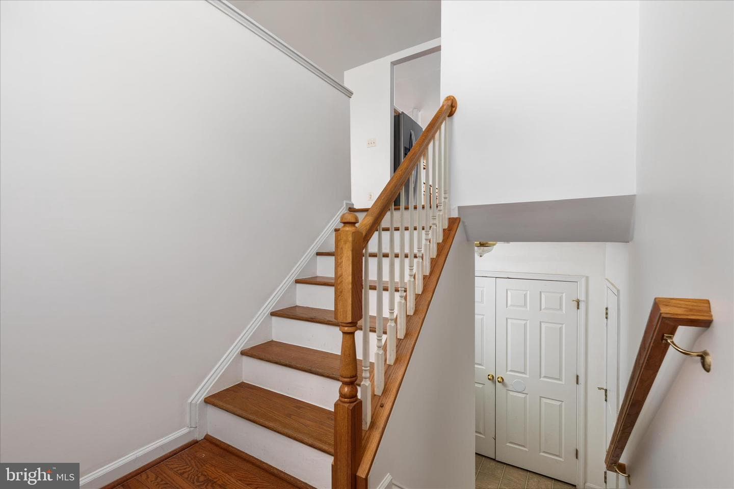 512 Ford Circle photo 3