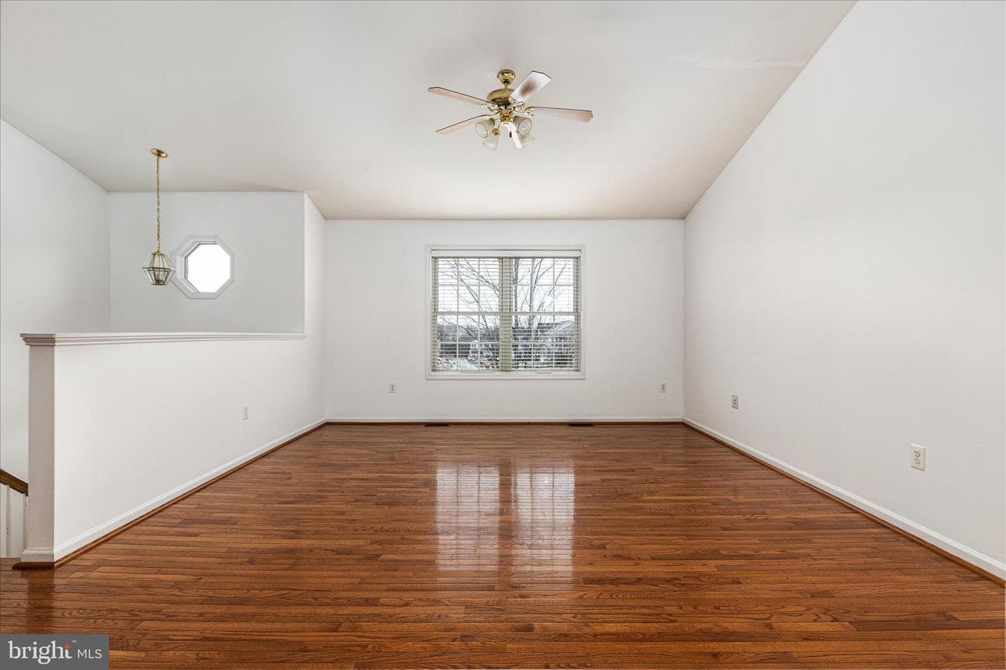 512 Ford Circle photo 5