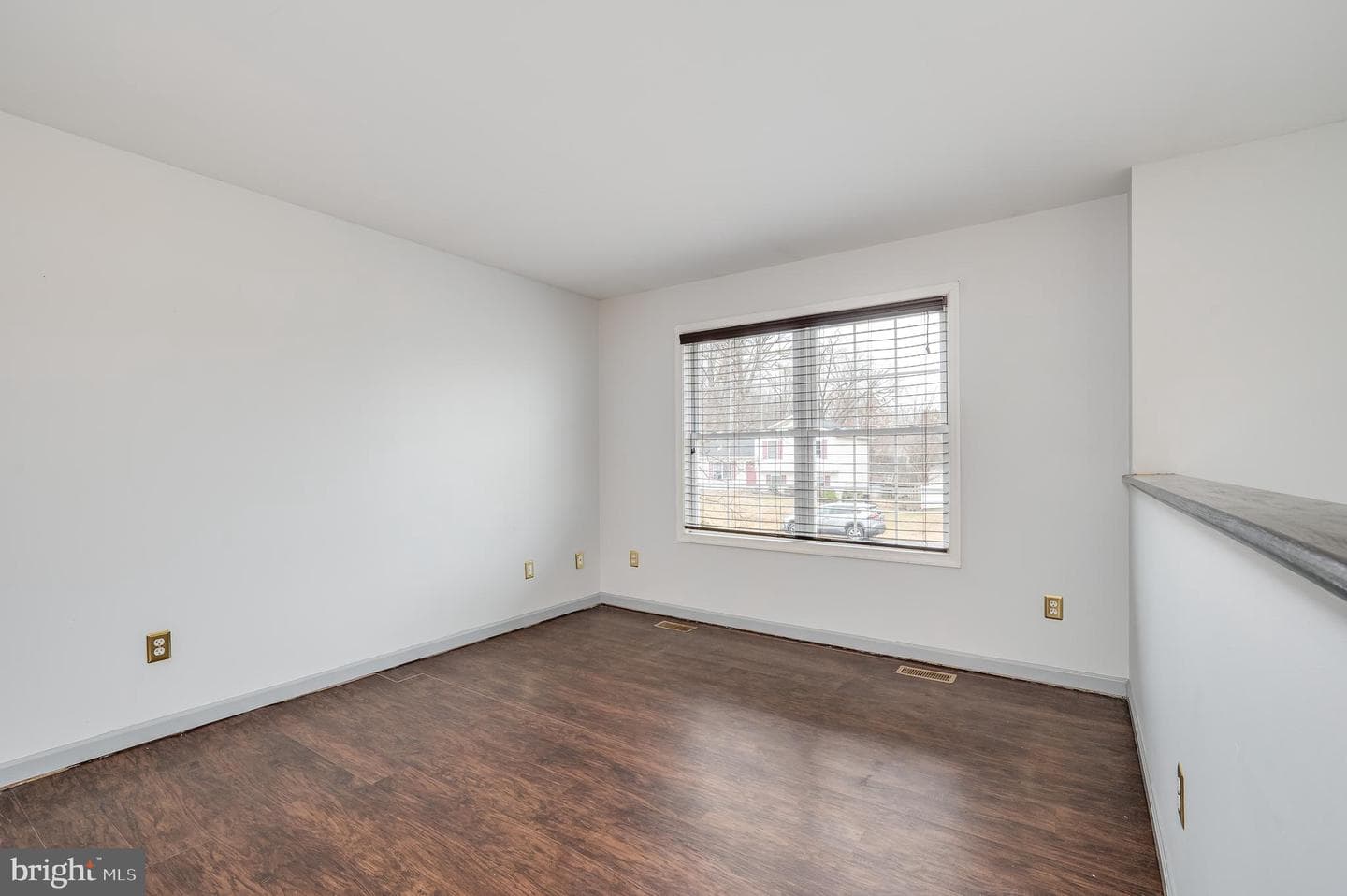 18 Veterans Way photo 27