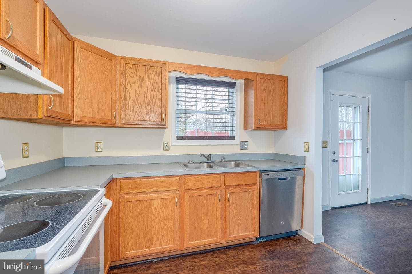 18 Veterans Way photo 30