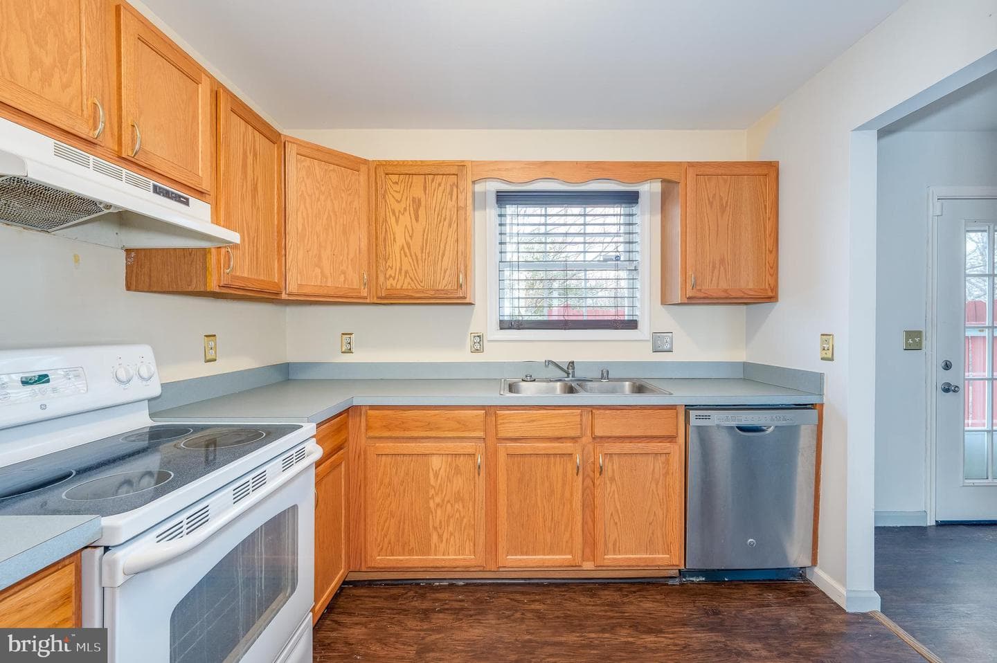 18 Veterans Way photo 31
