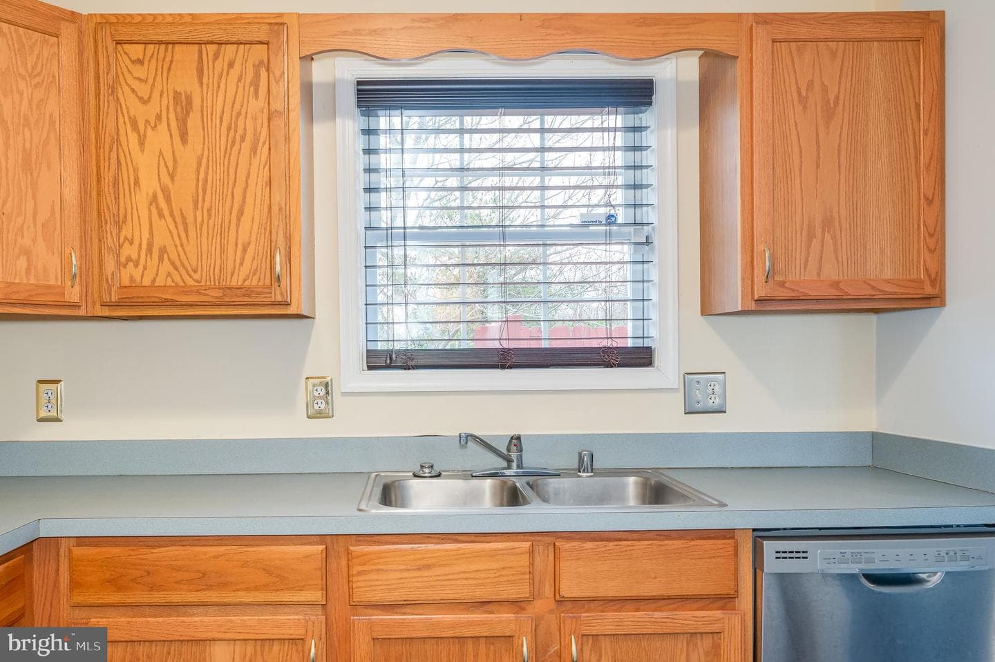 18 Veterans Way photo 32