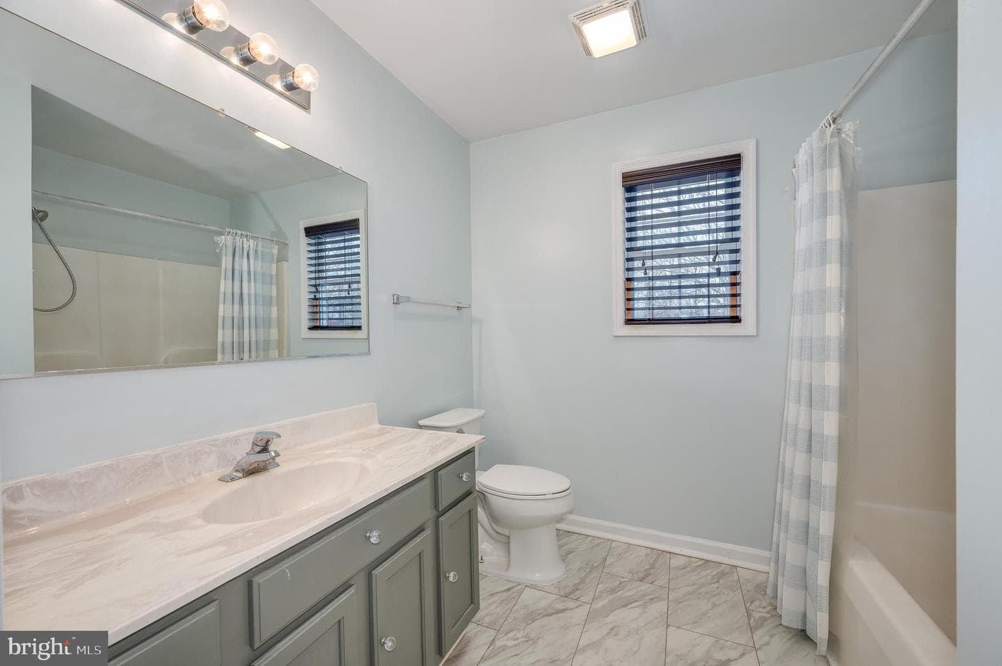 18 Veterans Way photo 35
