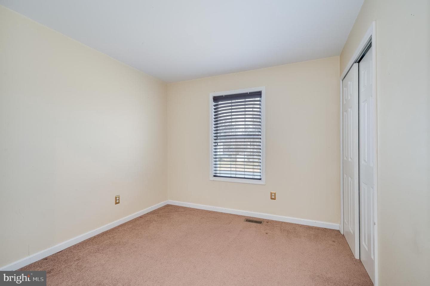 18 Veterans Way photo 42