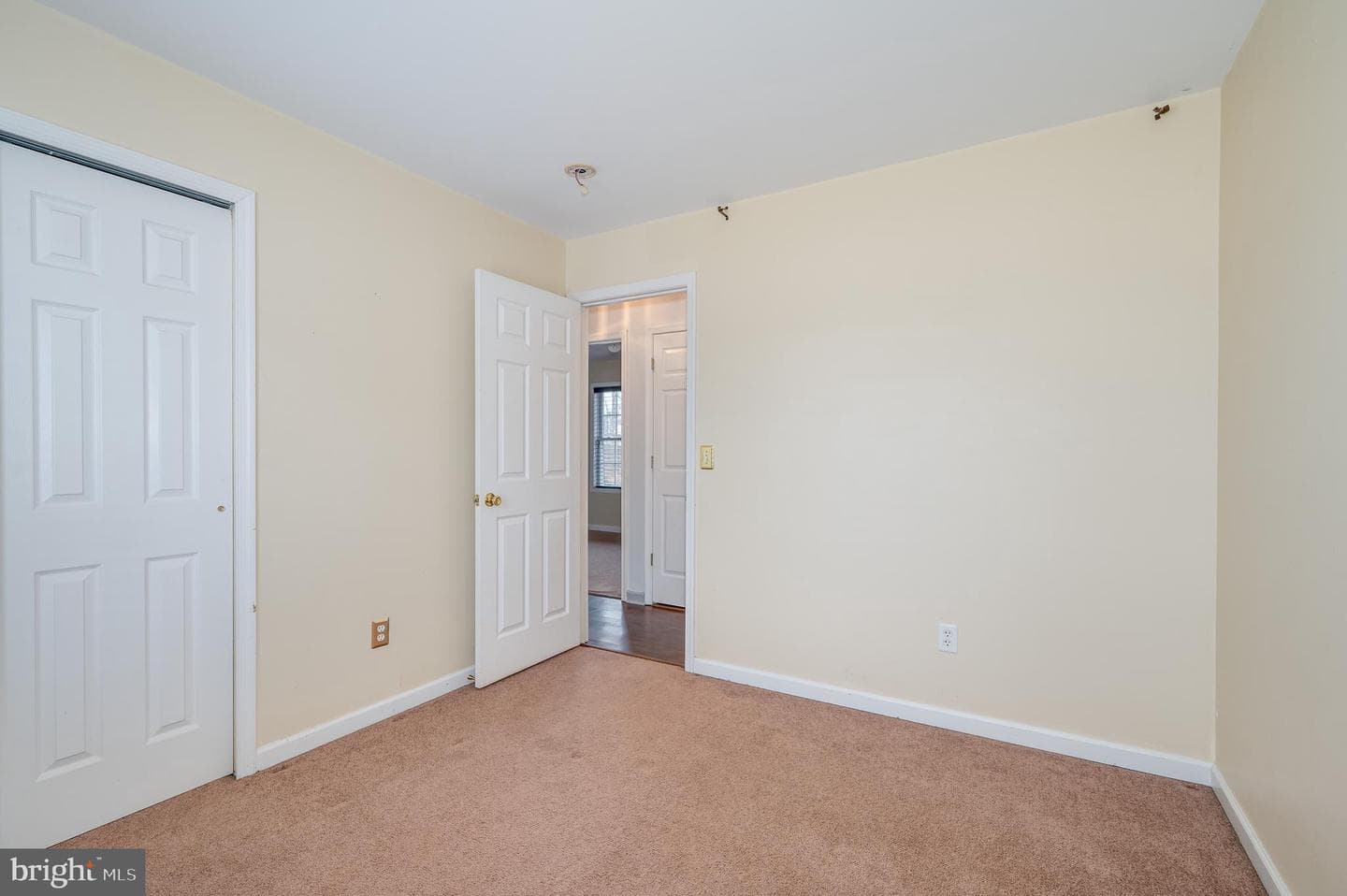 18 Veterans Way photo 43
