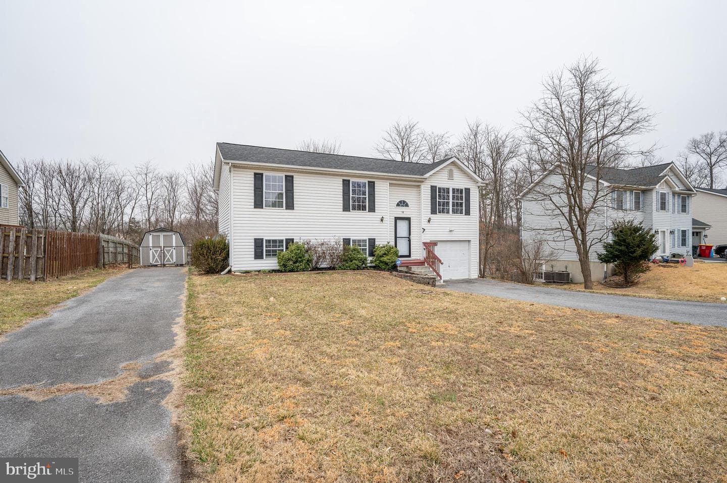 18 Veterans Way photo 5