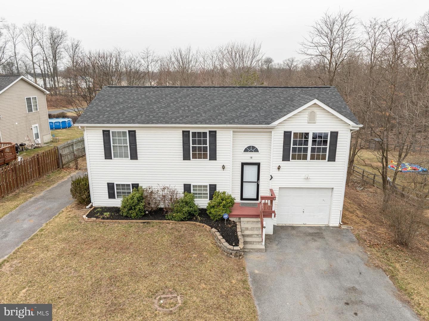 18 Veterans Way photo 56
