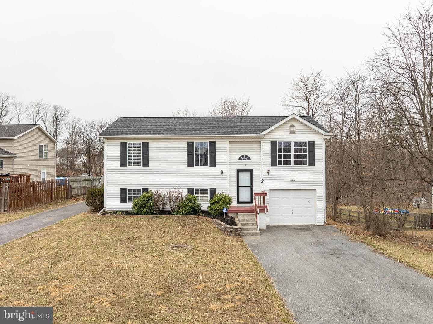 18 Veterans Way photo 58