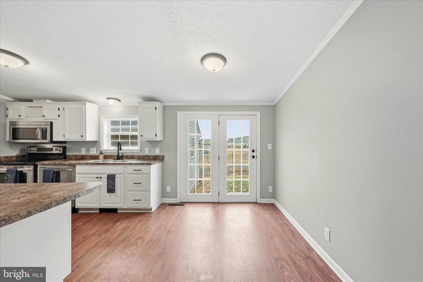 1068 Teal Road N photo 15