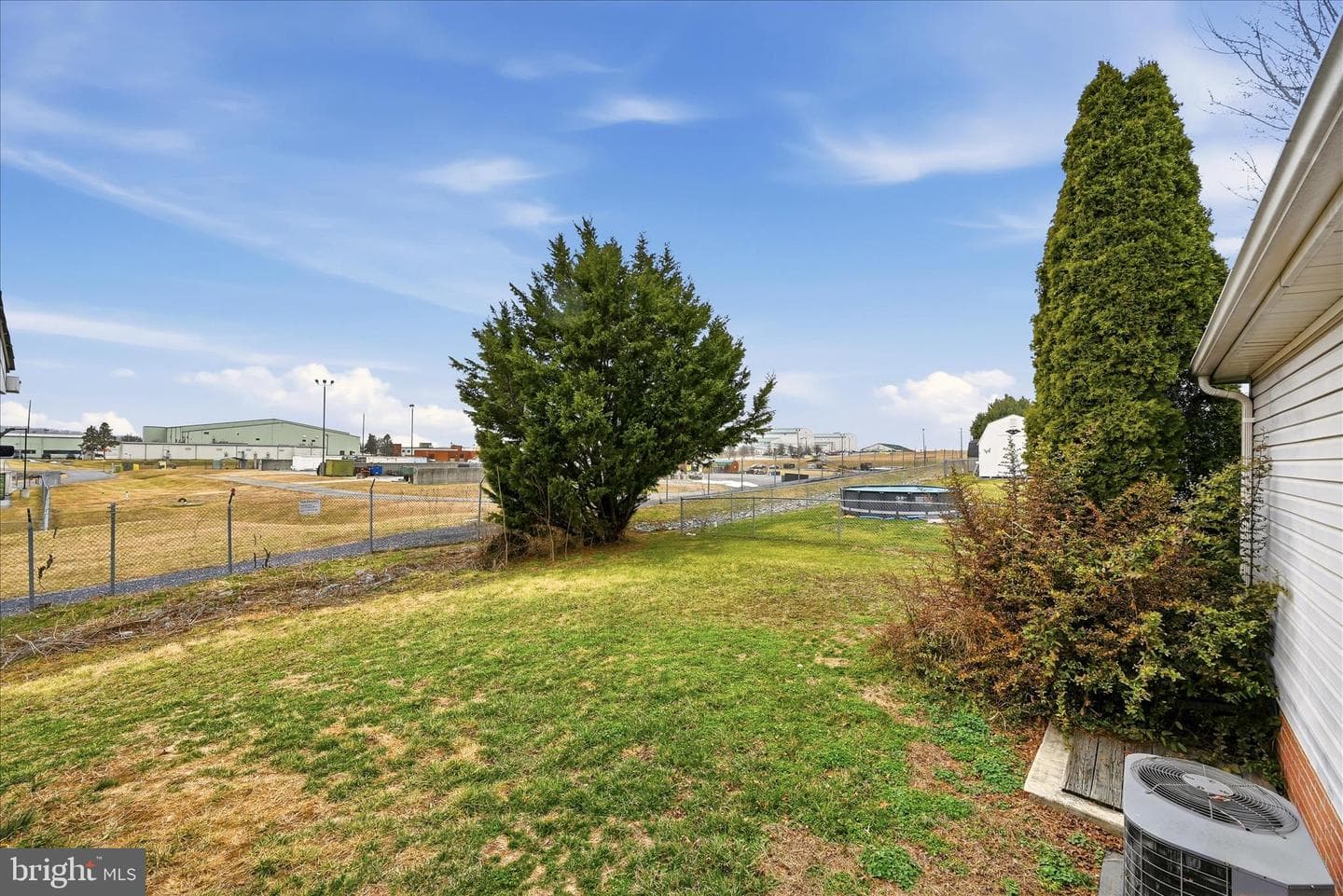 1068 Teal Road N photo 28