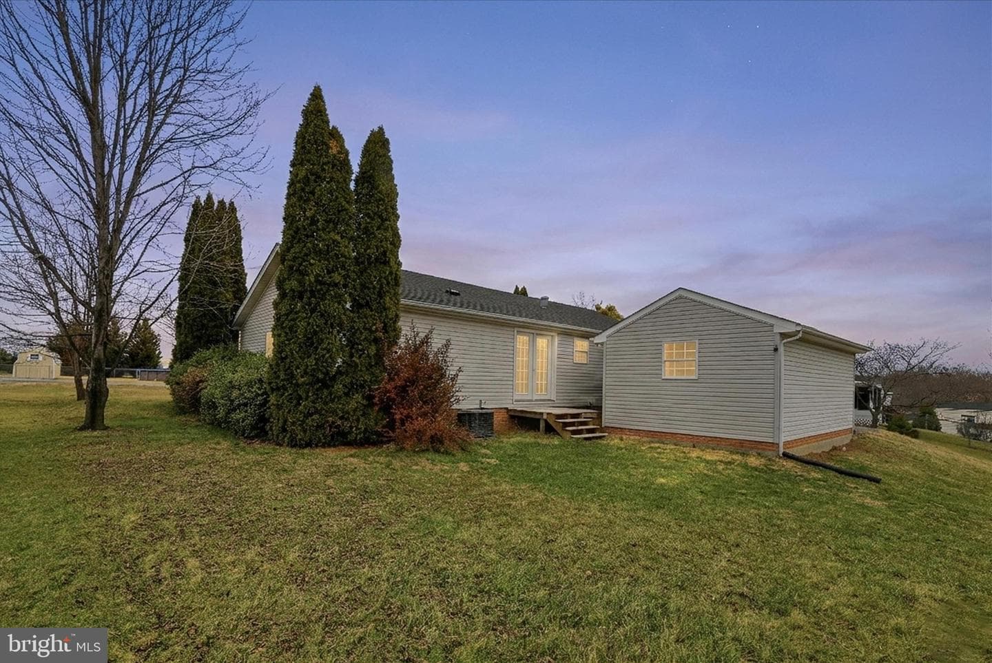 1068 Teal Road N photo 33
