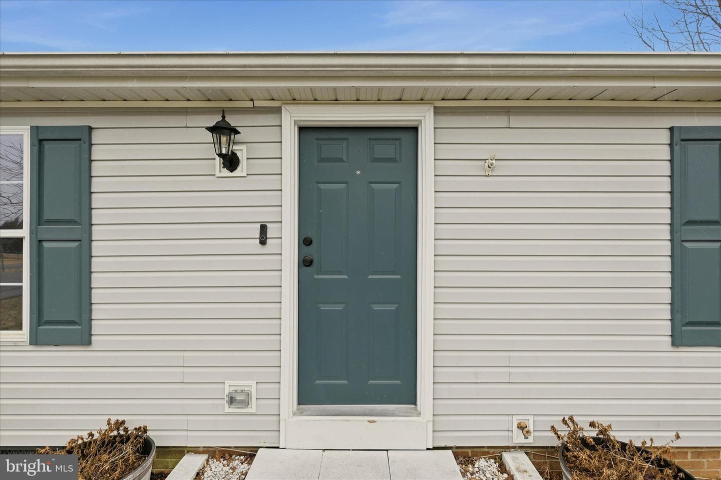 1068 Teal Road N photo 5