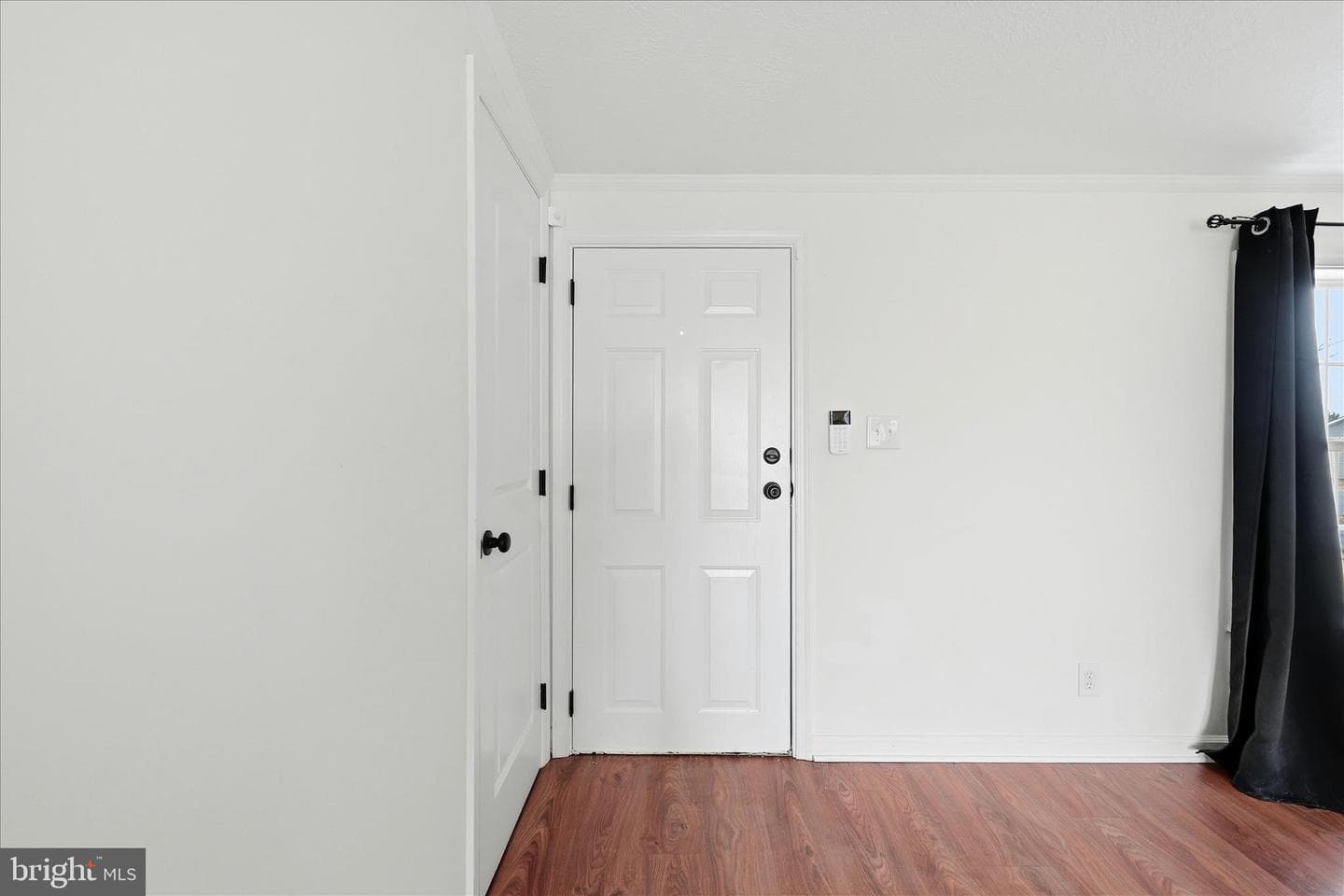 1068 Teal Road N photo 7