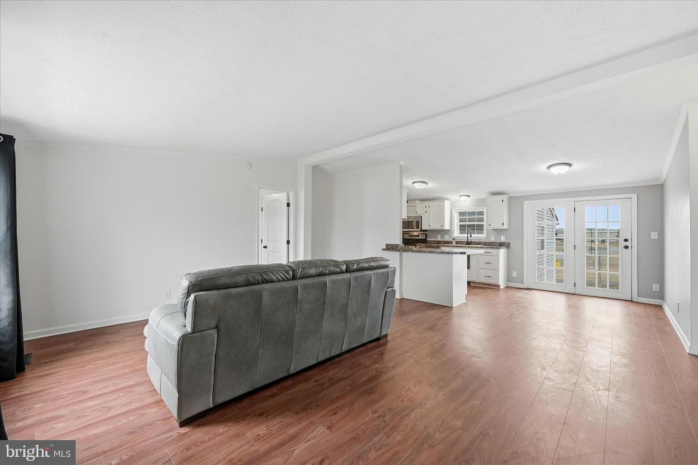 1068 Teal Road N photo 9