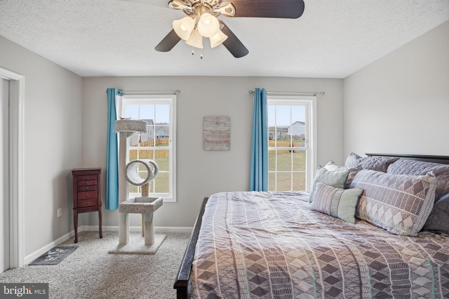 82 Latrobe Drive photo 42